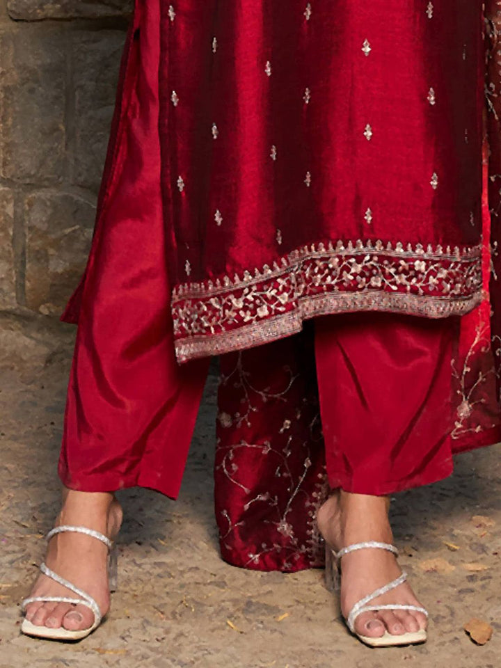 Indo Era Ethnic Motifs Embroidered V-Neck Thread Work Kurta with Trousers & Dupatta