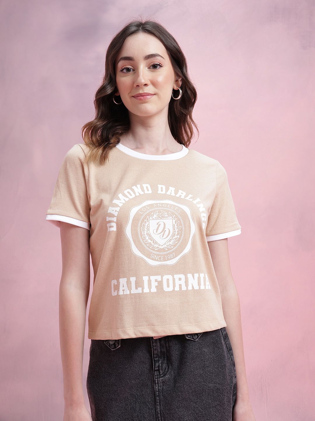T-shirt bercetak varsity dressberry