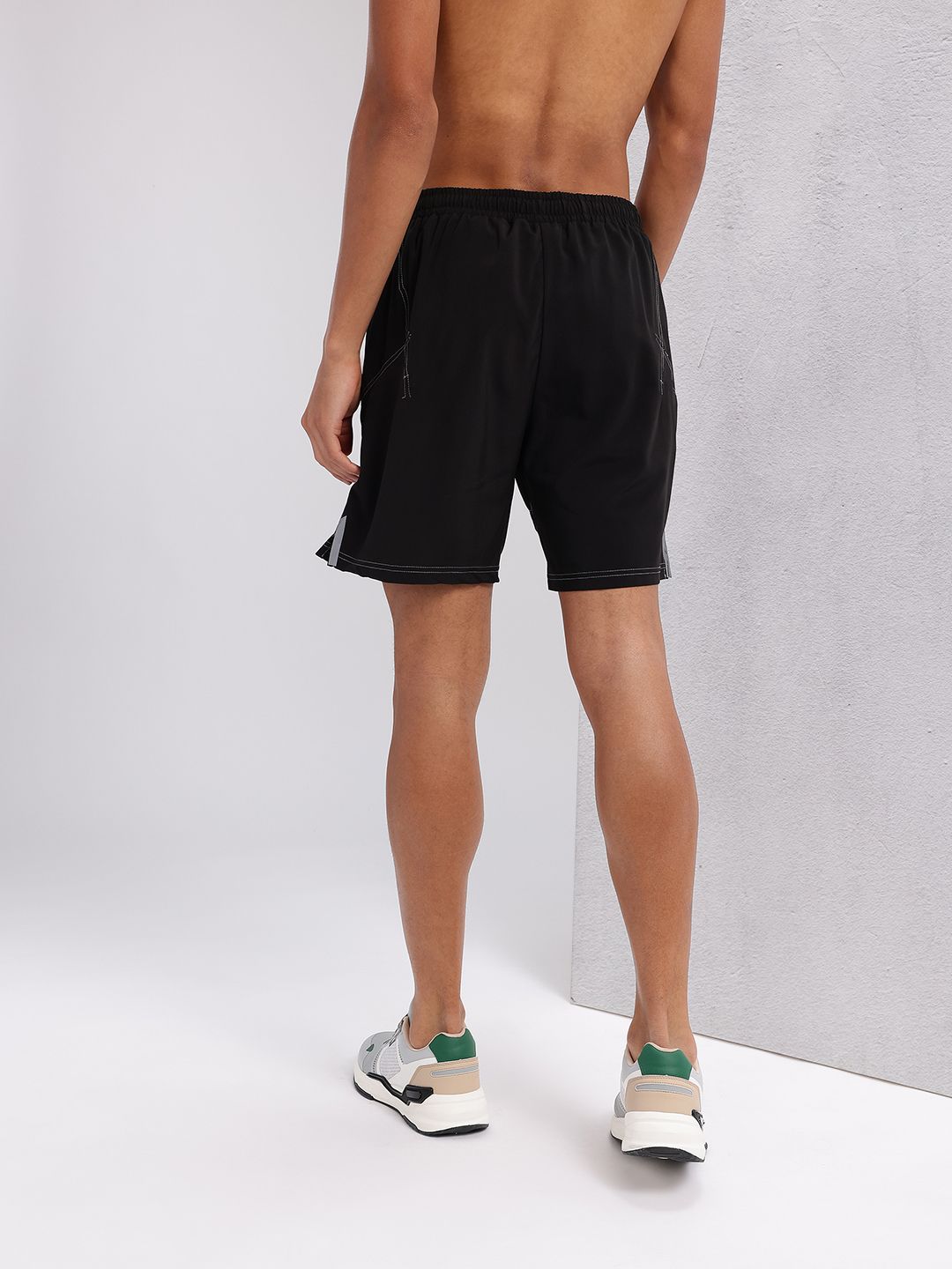 HRX by Hrithik Roshan Men Contrast Stitch Training Shorts