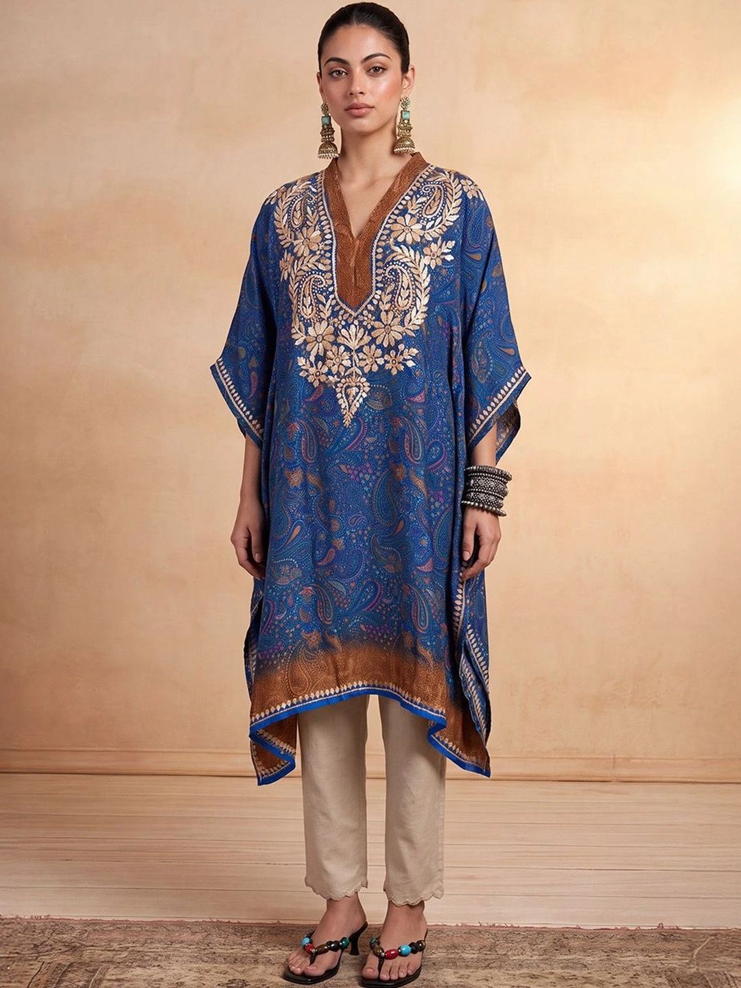 Rumah Wanita Chikankari Paisley Sulam Benang Kerja Crepe Kaftan Kurta