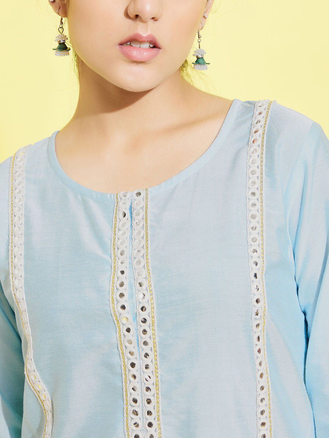 VASTRAMAY Girls Blue Ethnic Motifs Embroidered Mirror Work Kurta with Trousers