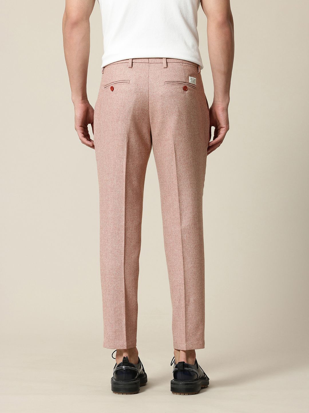 Mr Bowerbird Men Tailored Fit Textured Pleated Trousers