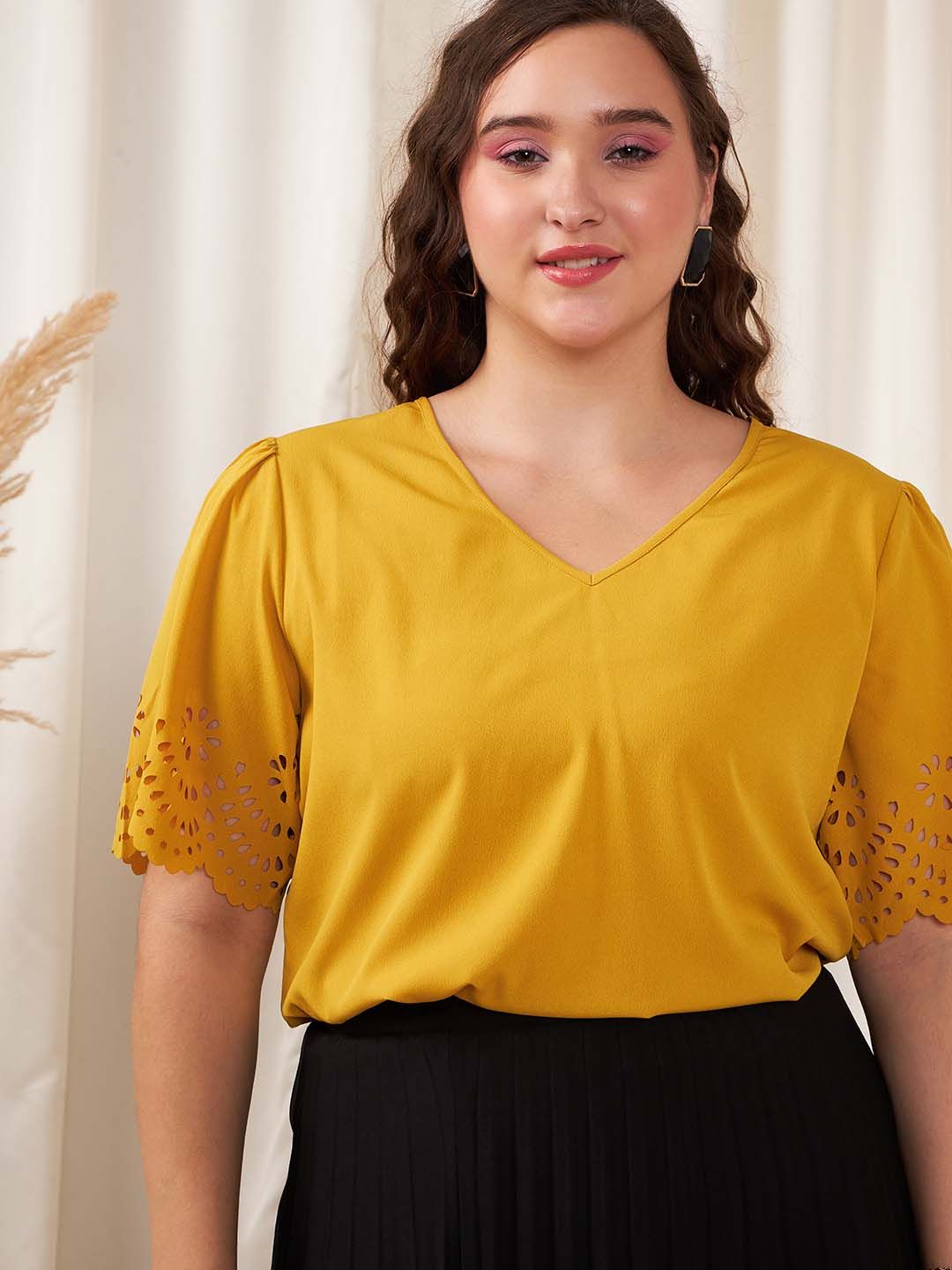 Berrylush Curve Plus Size Yellow V-Neck Cut Out Top