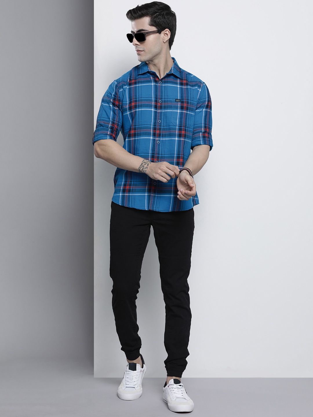The Indian Garage Co Men Blue Comfort Windowpane Checks Checked Casual Shirt