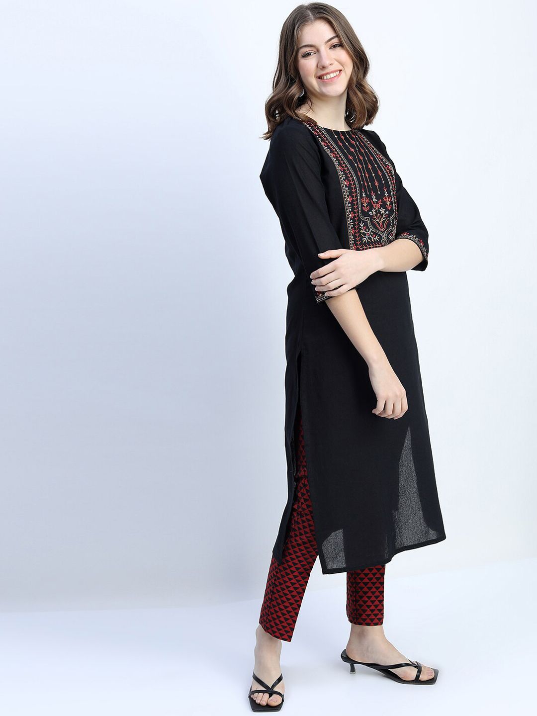Vishudh Women Black & Red Embroidered Yoke Design Cotton Straight Kurta