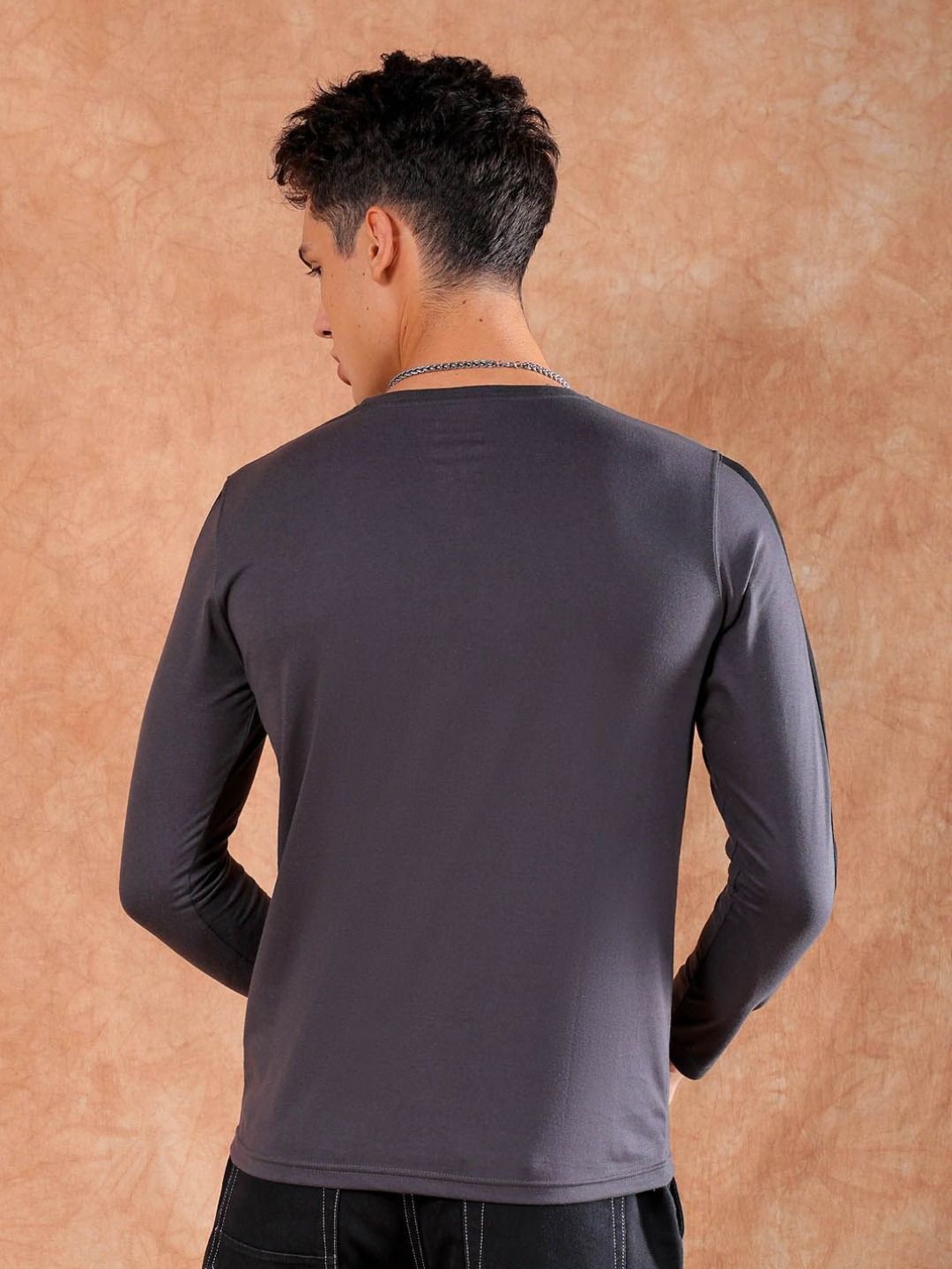 The Indian Garage Co Men Colourblocked Round Neck Slim Fit T-shirt