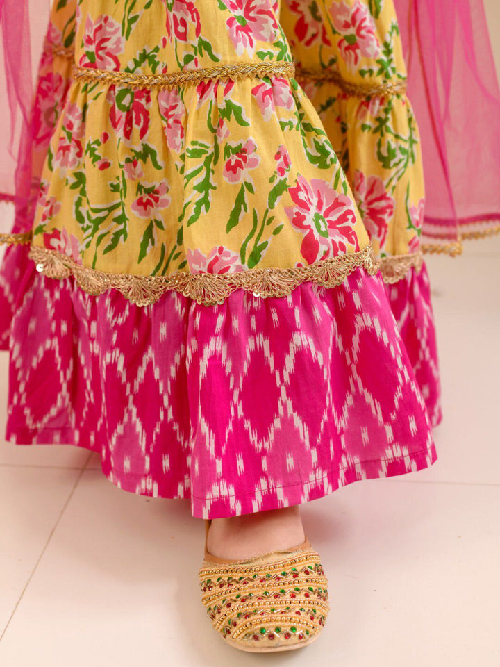 pspeaches Girls Floral Printed Pure Cotton Kurta With Sharara & With Dupatta