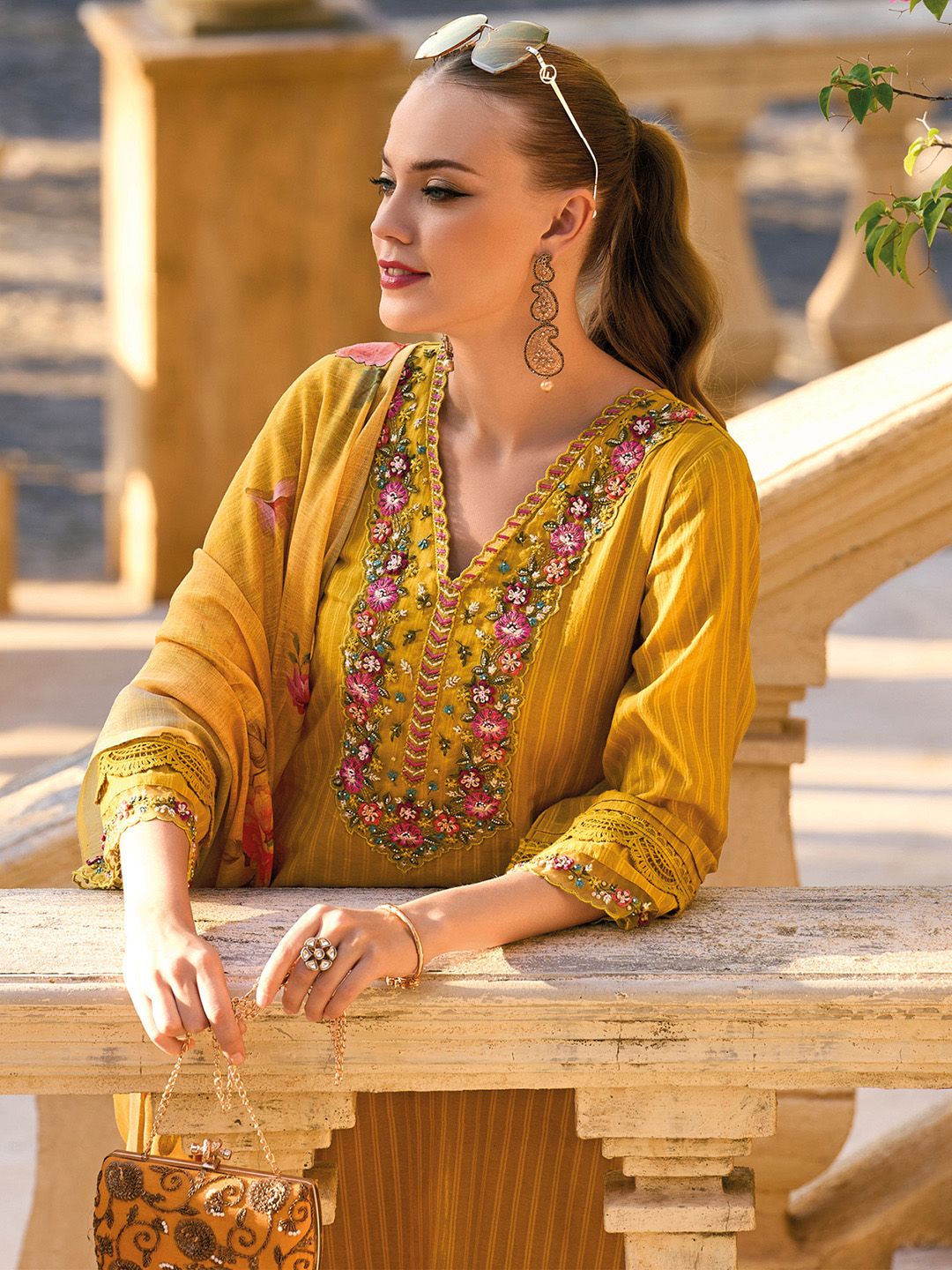 Era Indo Berjalur Benang Berfungsi Lengan Loceng Kapas Tulen Kurta Lurus &amp; Seluar &amp; Dupatta