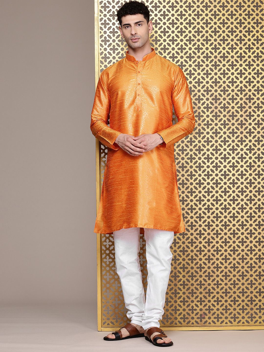 House of Pataudi Men Jashn Indie Florals Woven Design Regular Kurta With Churidar