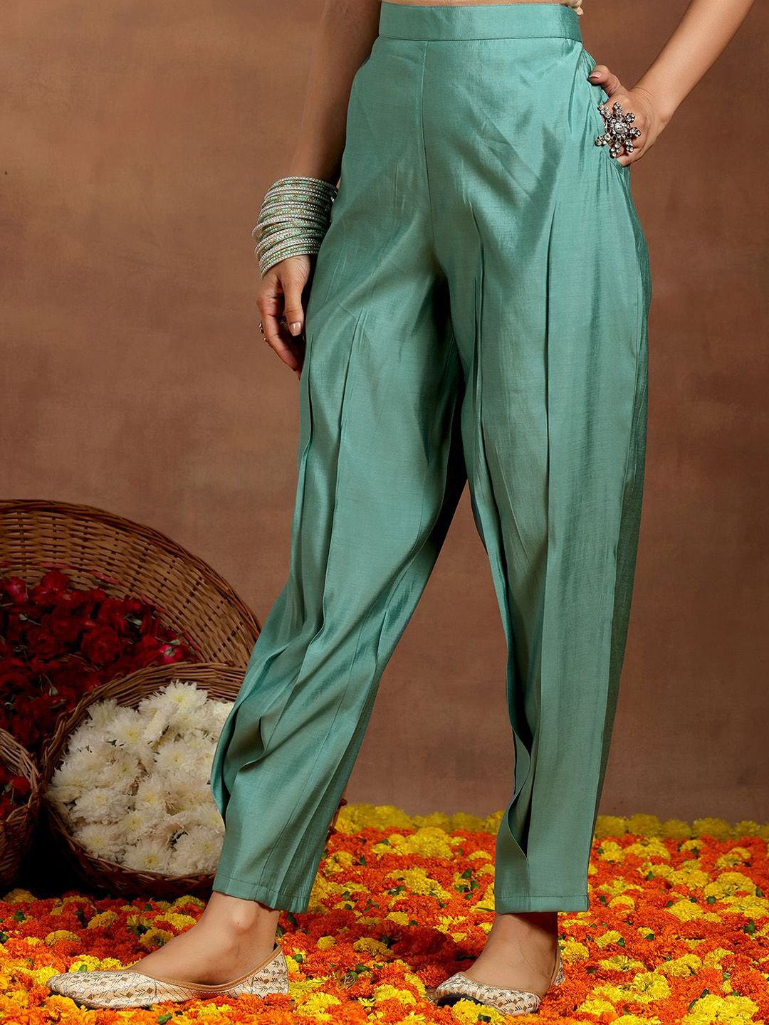 Libas Ethnic Motifs Embroidered Thread Work Straight Kurta with Trousers & With Dupatta