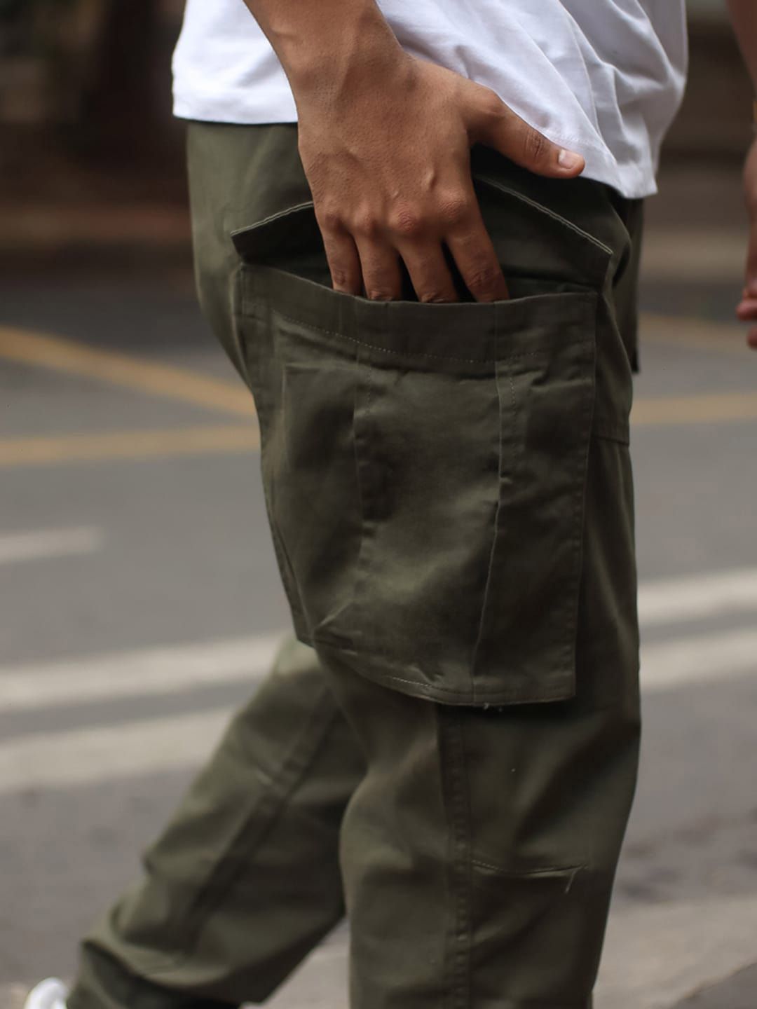 Powerlook Men Olive Green Clean Look Pure Cotton Cargo Jeans