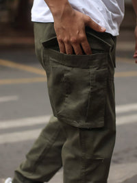 Powerlook Men Olive Green Clean Look Pure Cotton Cargo Jeans
