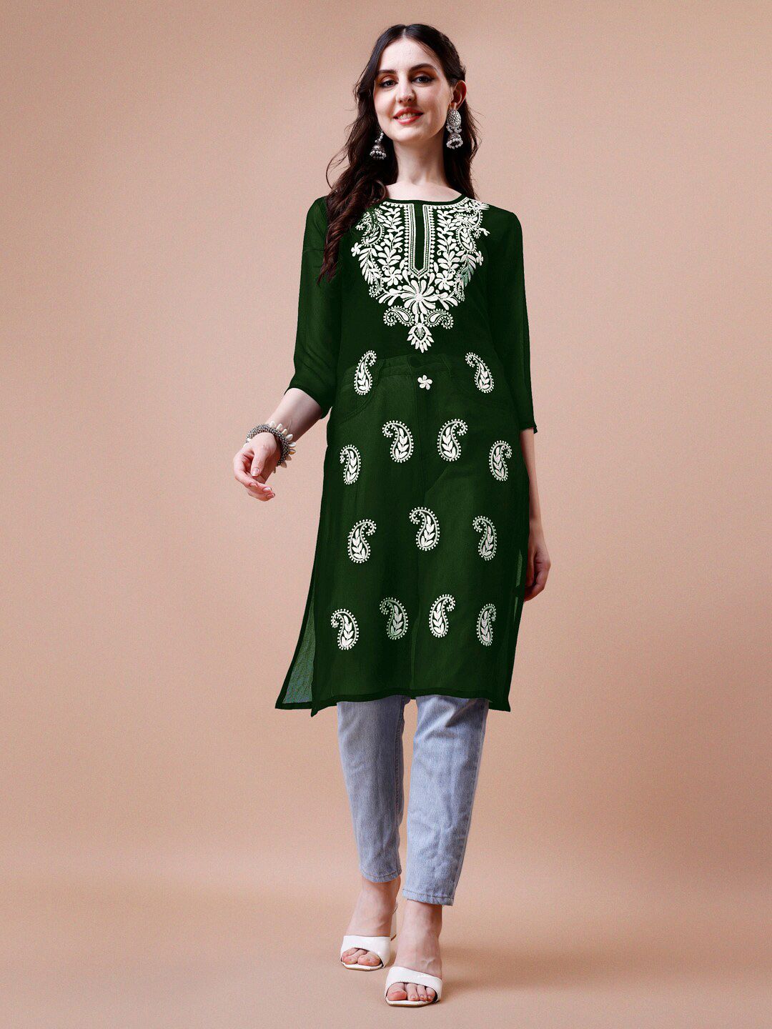 Kalini Paisley bersulam Chikankari Straight Kurta