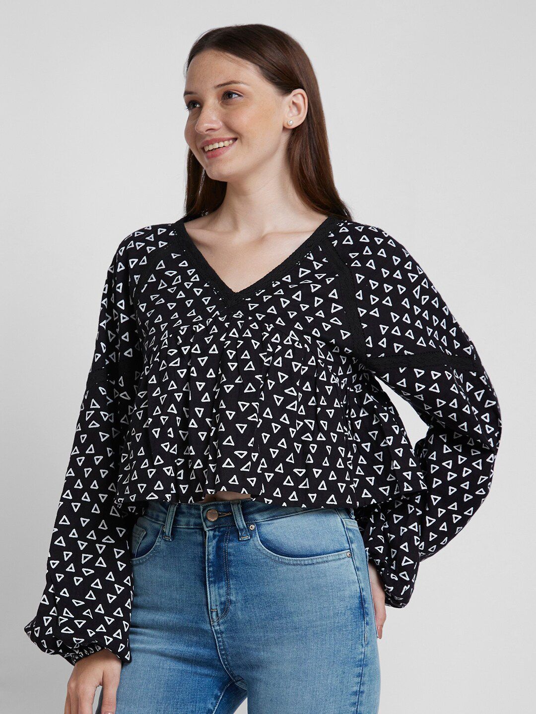SPYKAR Geometric Printed V-Neck Puff Sleeves Cotton Regular Top