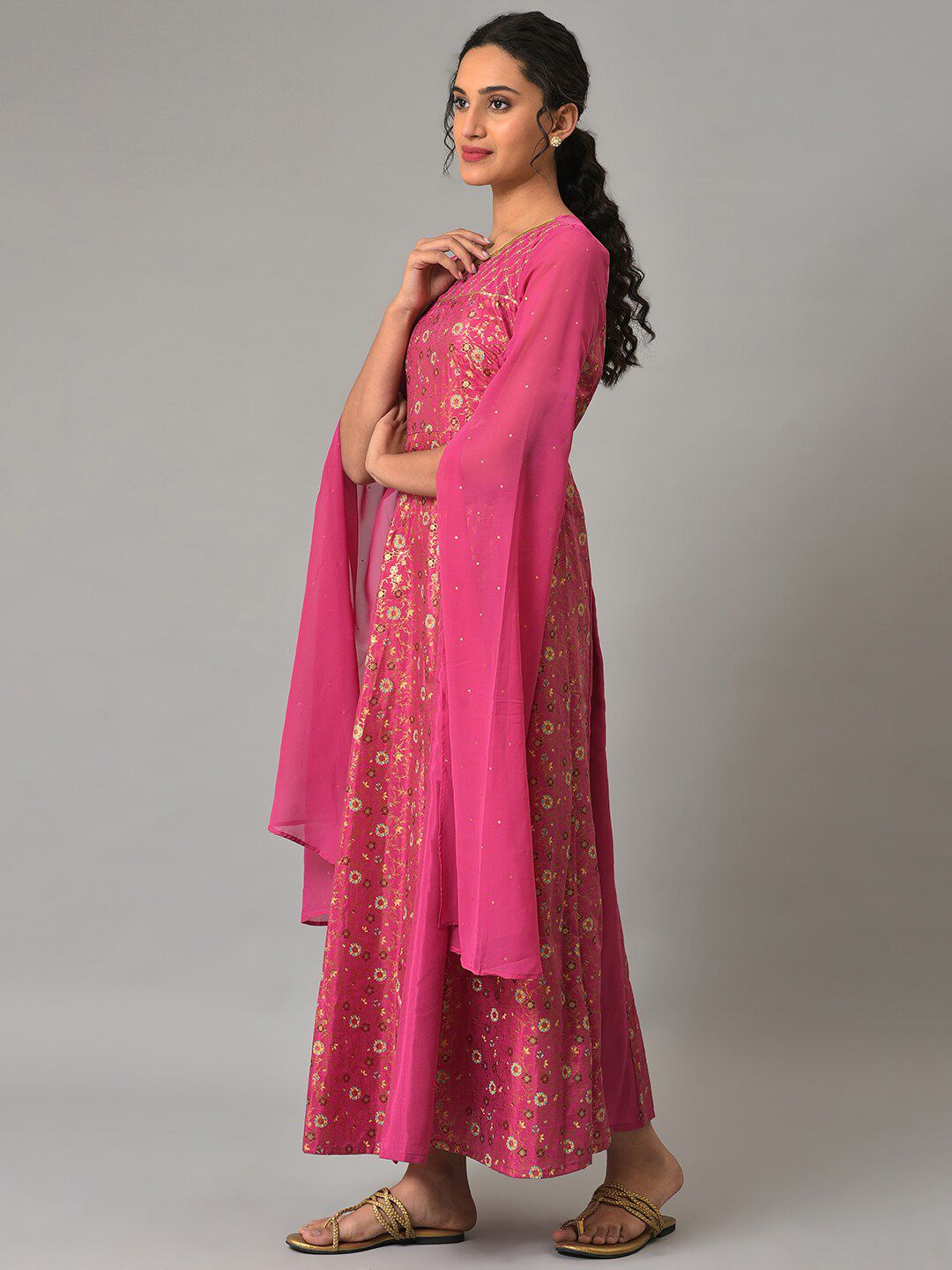 AURELIA Ethnic Motifs Printed Cape Sleeves Maxi Dress