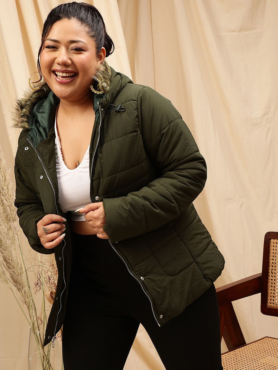 Curvy Street Plus Saiz Bertindat Leher Lengan Panjang Jaket Puffer