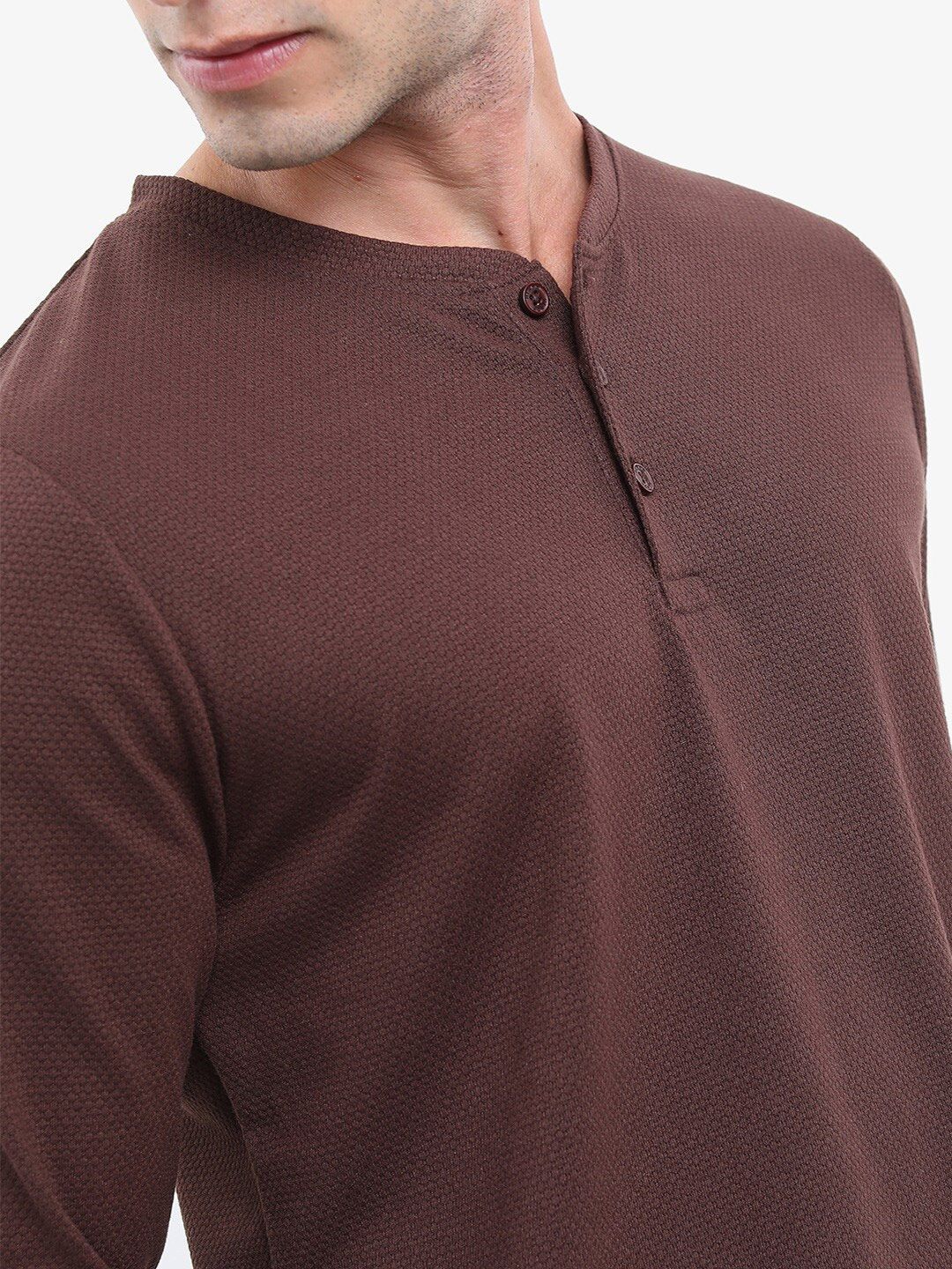 Highlander Henley Neck Popcorn berstruktur tshirt biasa