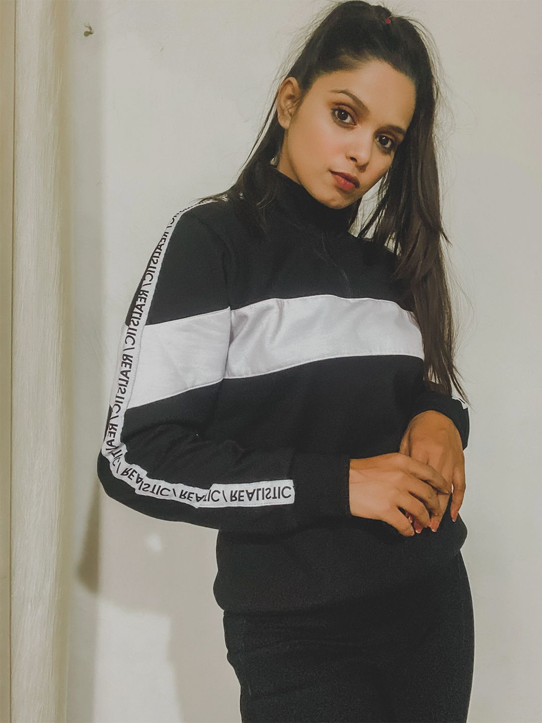 Baju Pullover Bersekat Warna Tokyo Talkies Wanita Hitam &amp; Putih