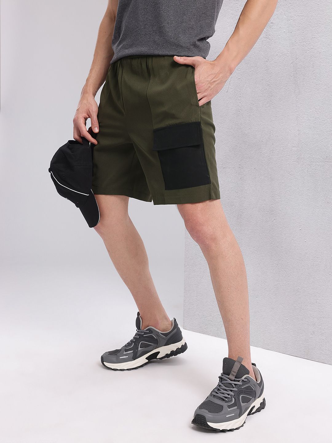 HRX by Hrithik Roshan Men Colourblocked Mid-Rise Cargo-Style Lifestyle Shorts