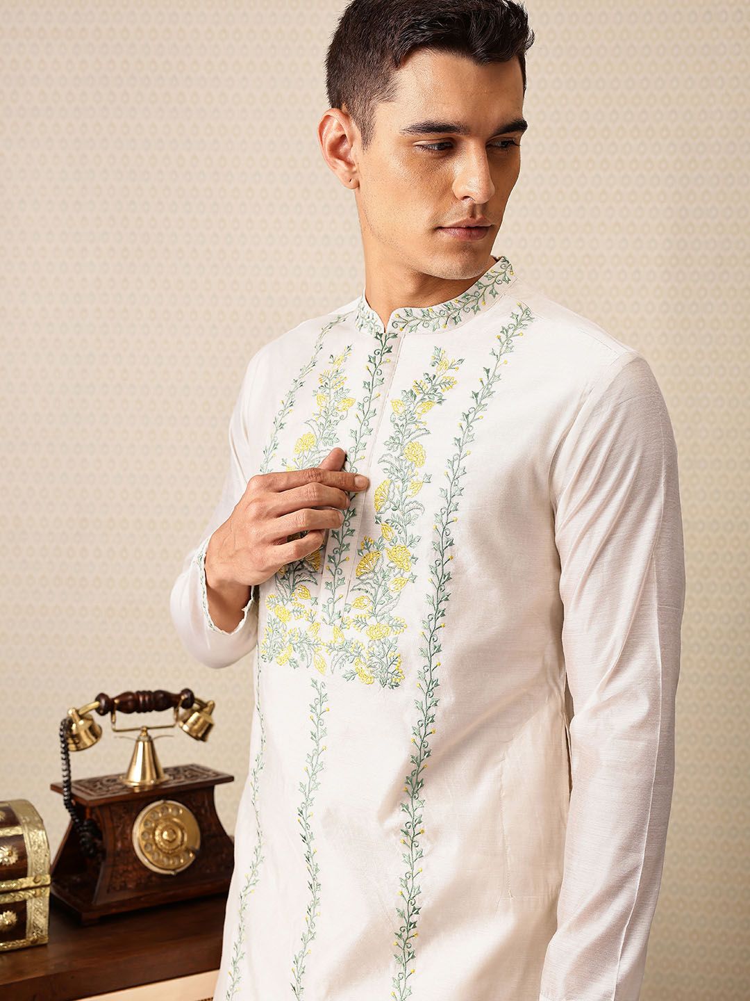 House of Pataudi Floral Embroidered Thread Work Floral Jashn Kurta