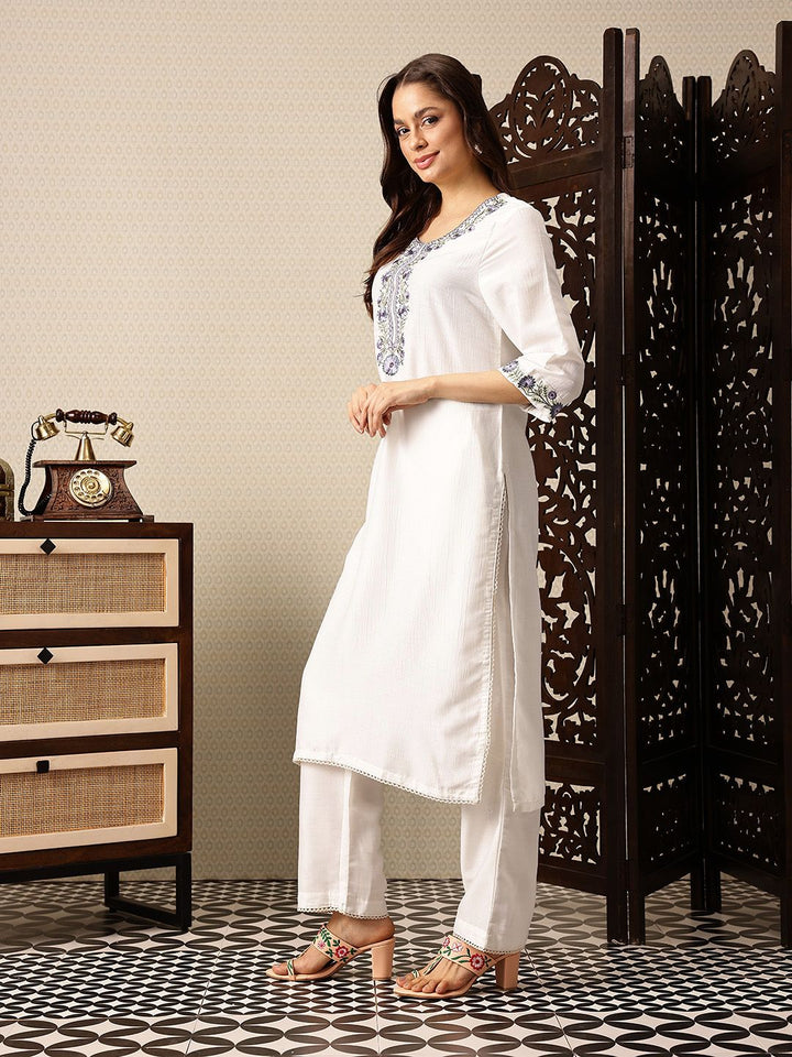 House of Pataudi Floral Embroidered Regular Jashn Kurta with Trousers & With Dupatta