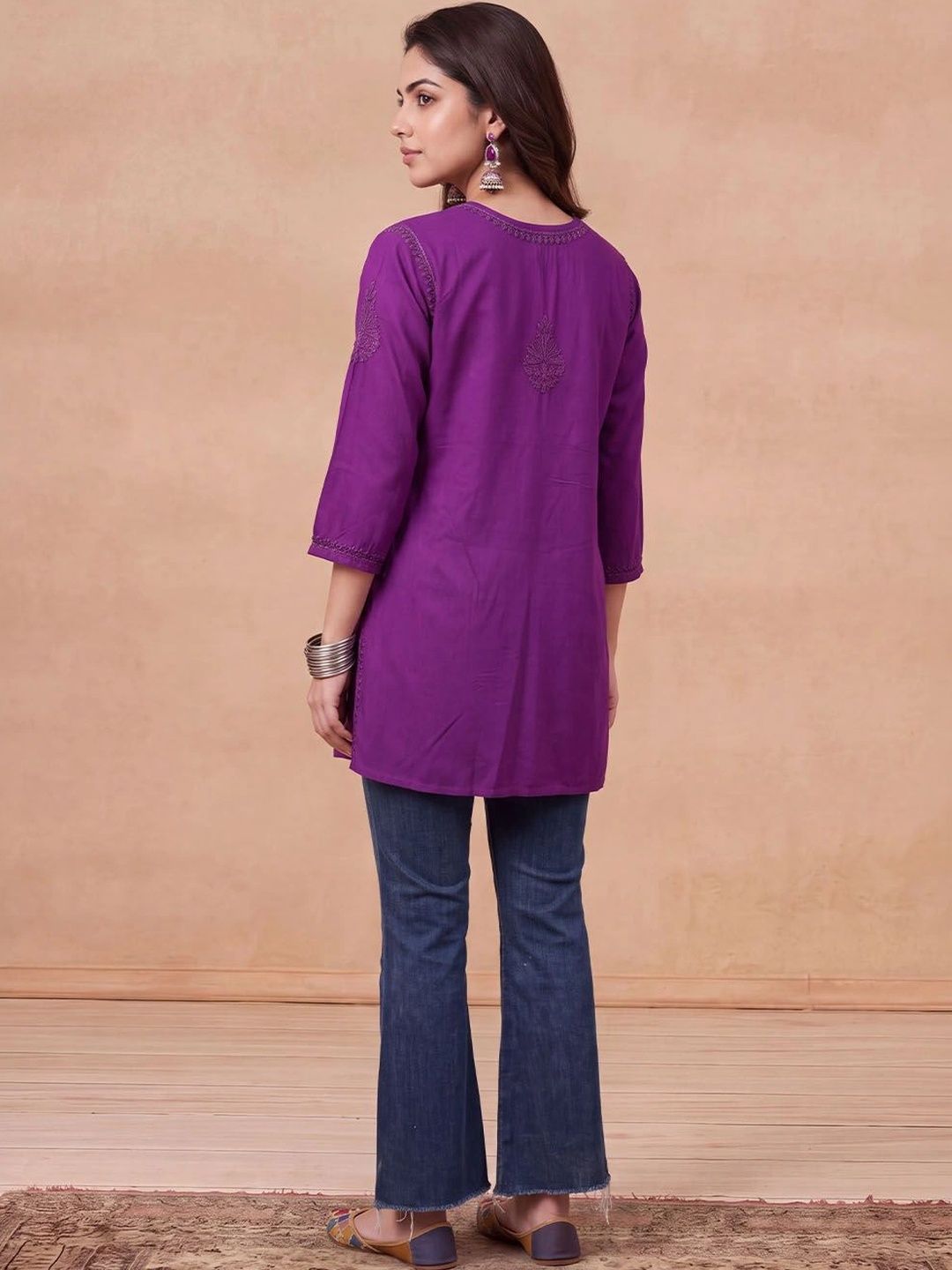 Rumah Wanita Chikankari Motif Etnik Bersulam Kurta Chikankari