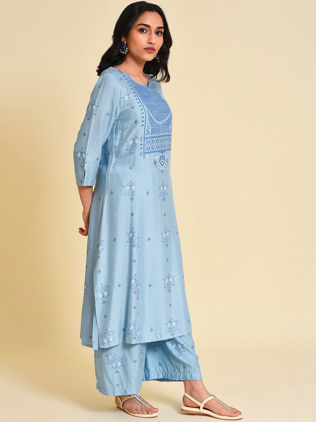 W Women Floral Print Co-Ord Kurta Set With Parallel Pant