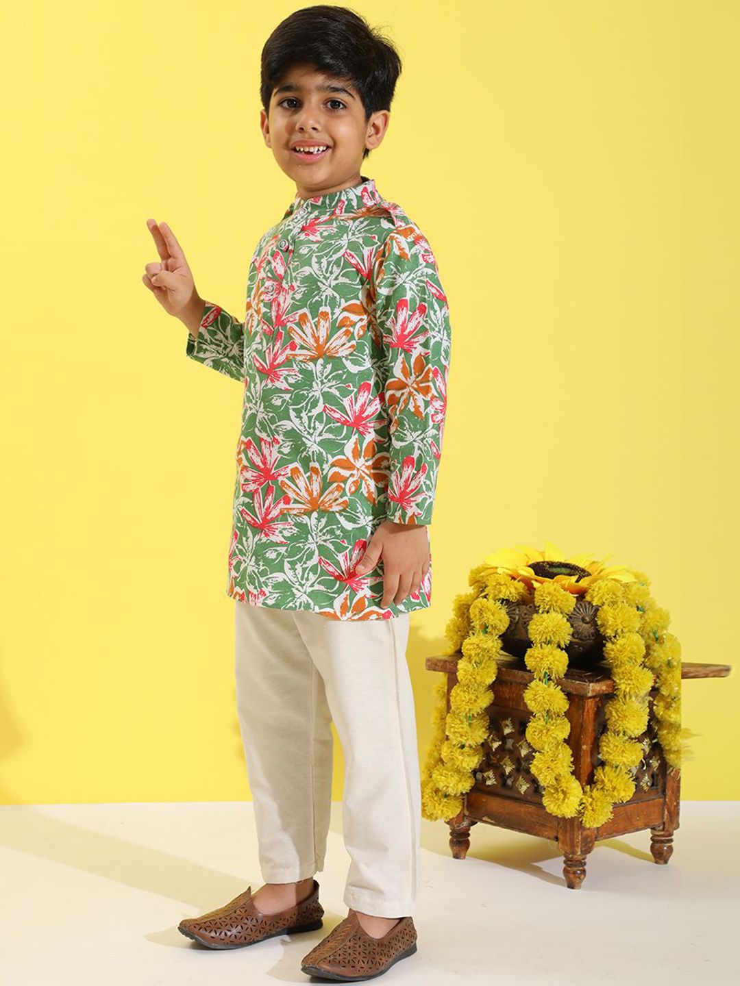 Cutiekins Boys Floral Printed Regular Kurta with Pyjamas