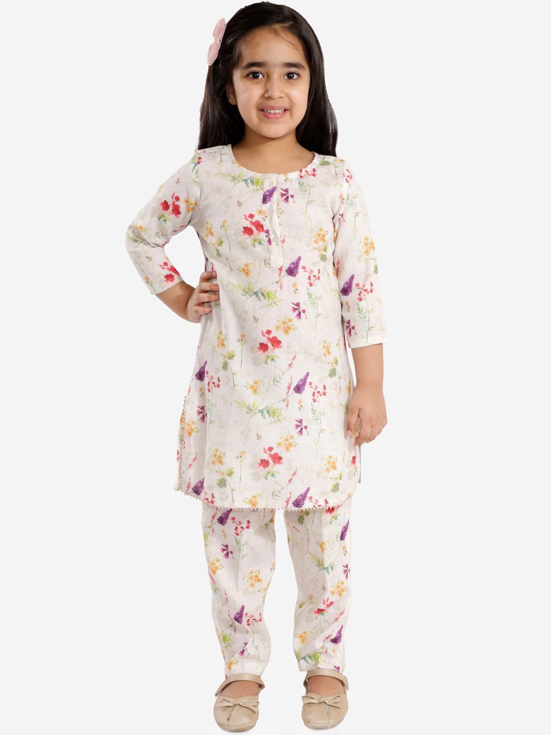 VASTRAMAY Girls Cream-Coloured Floral Printed Linen Kurta and Pant