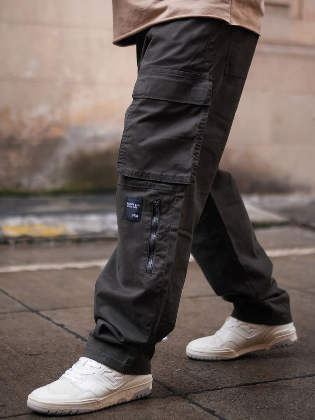 Powerlook Men Loose Fit Pure Cotton Cargos Trousers