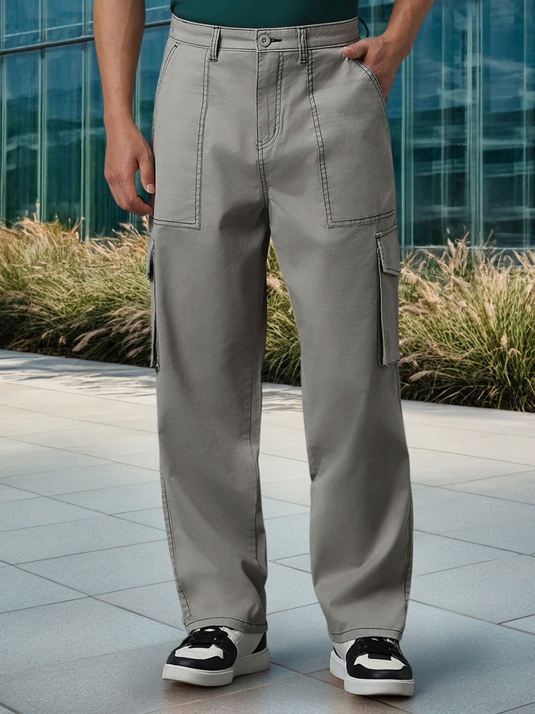 Bewakoof Men Baggy Oversized Cargo Pants