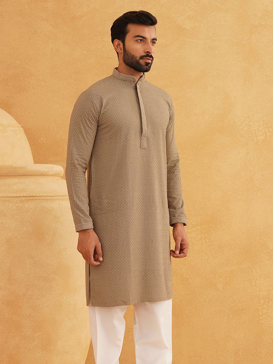 SOJANYA Geometric Embroidered Mandarin Collar Thread Work Pure Cotton Straight Kurta