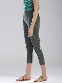 W Women Grey Regular Fit Solid Cropped Trousers