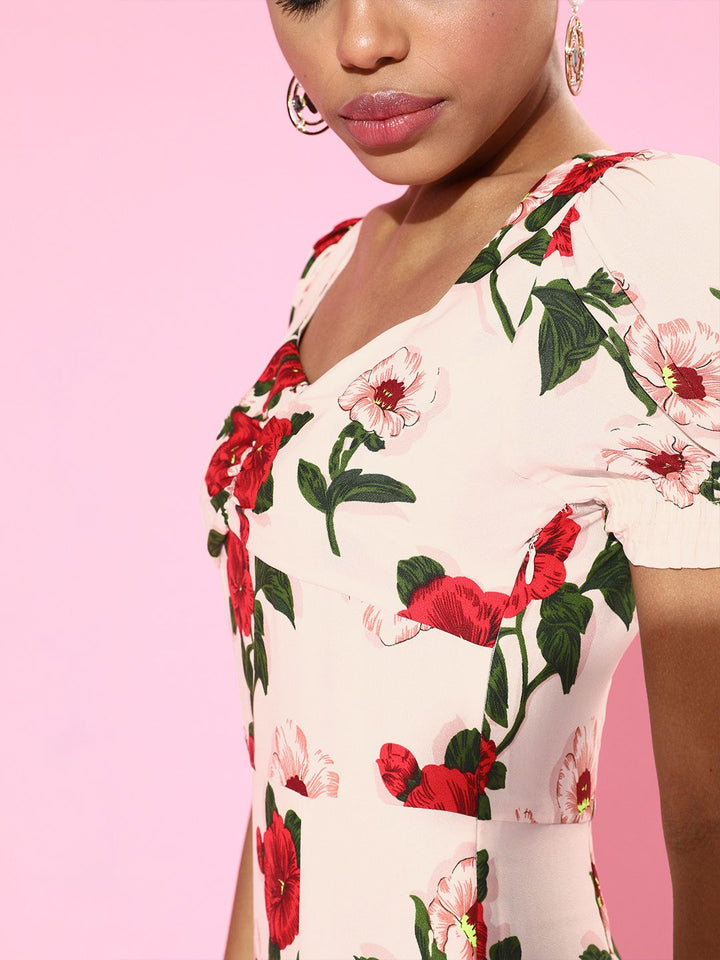 Berrylush Women Peaceful White Floral Sweetheart Neck Dress