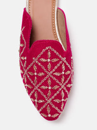 House of Pataudi Women Embellished Ethnic Mules