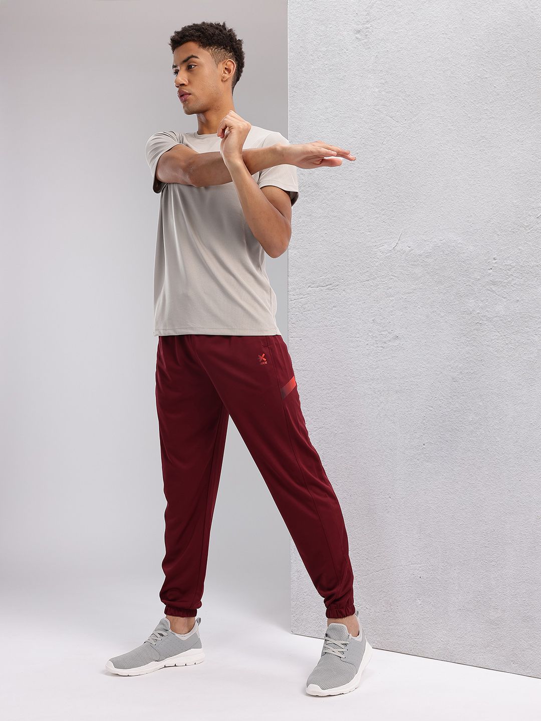 HRX by Hrithik Roshan Men Mid-Rise Rapid-Dry Training Joggers