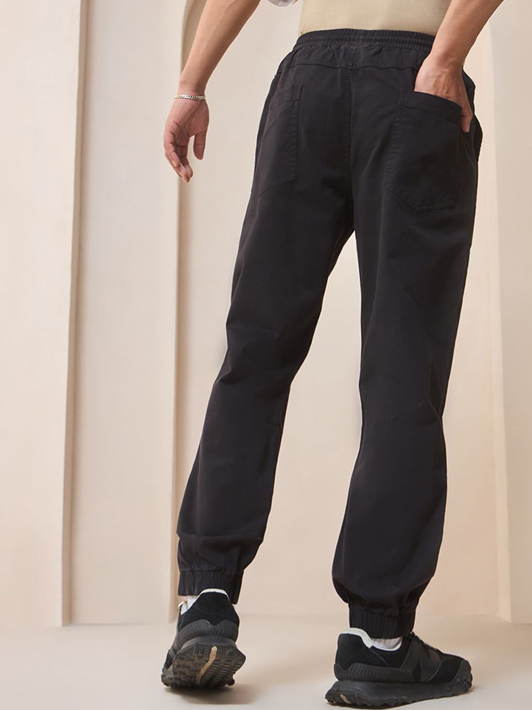 Bewakoof Men Mid-Rise Jogger