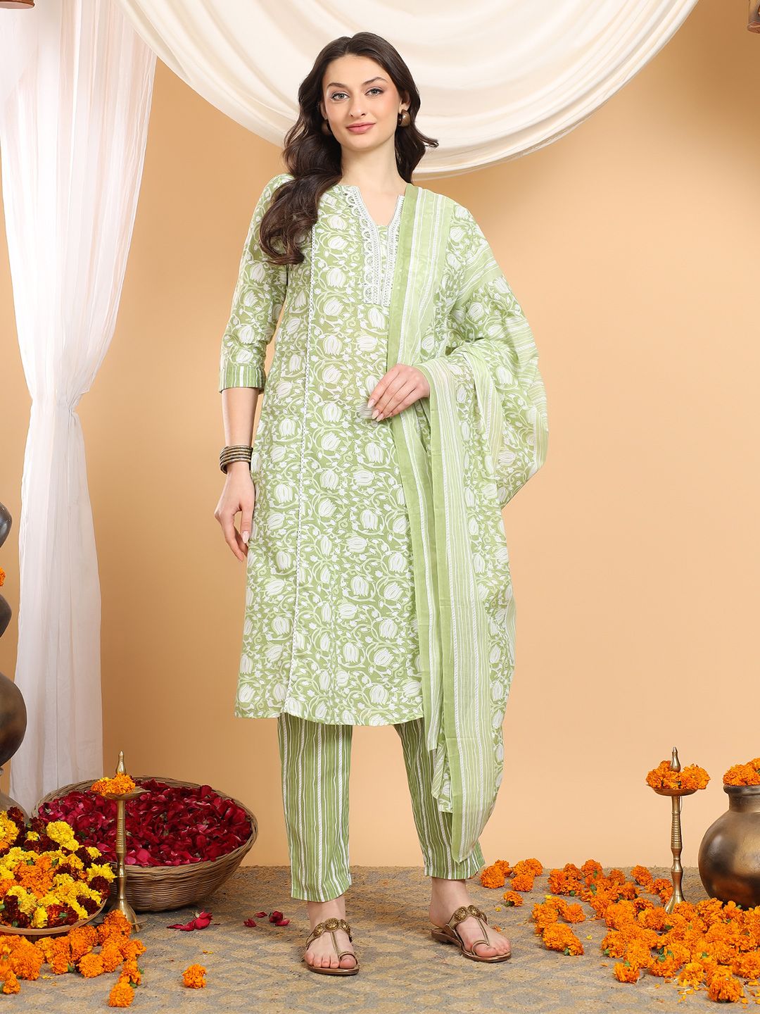 Mamicha Women Ethnic Motifs Printed Regular Thread Work Pure Cotton Kurta with Trousers & With Dupatta