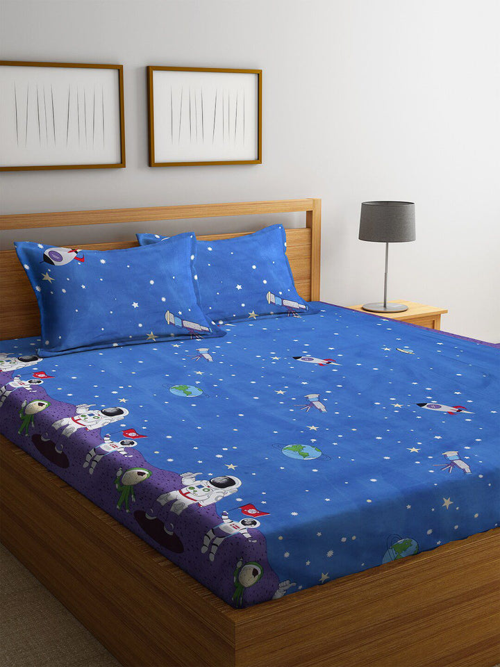 KLOTTHE Blue & White Conversational 300 TC 1 King Bedsheet with 2 Pillow Covers