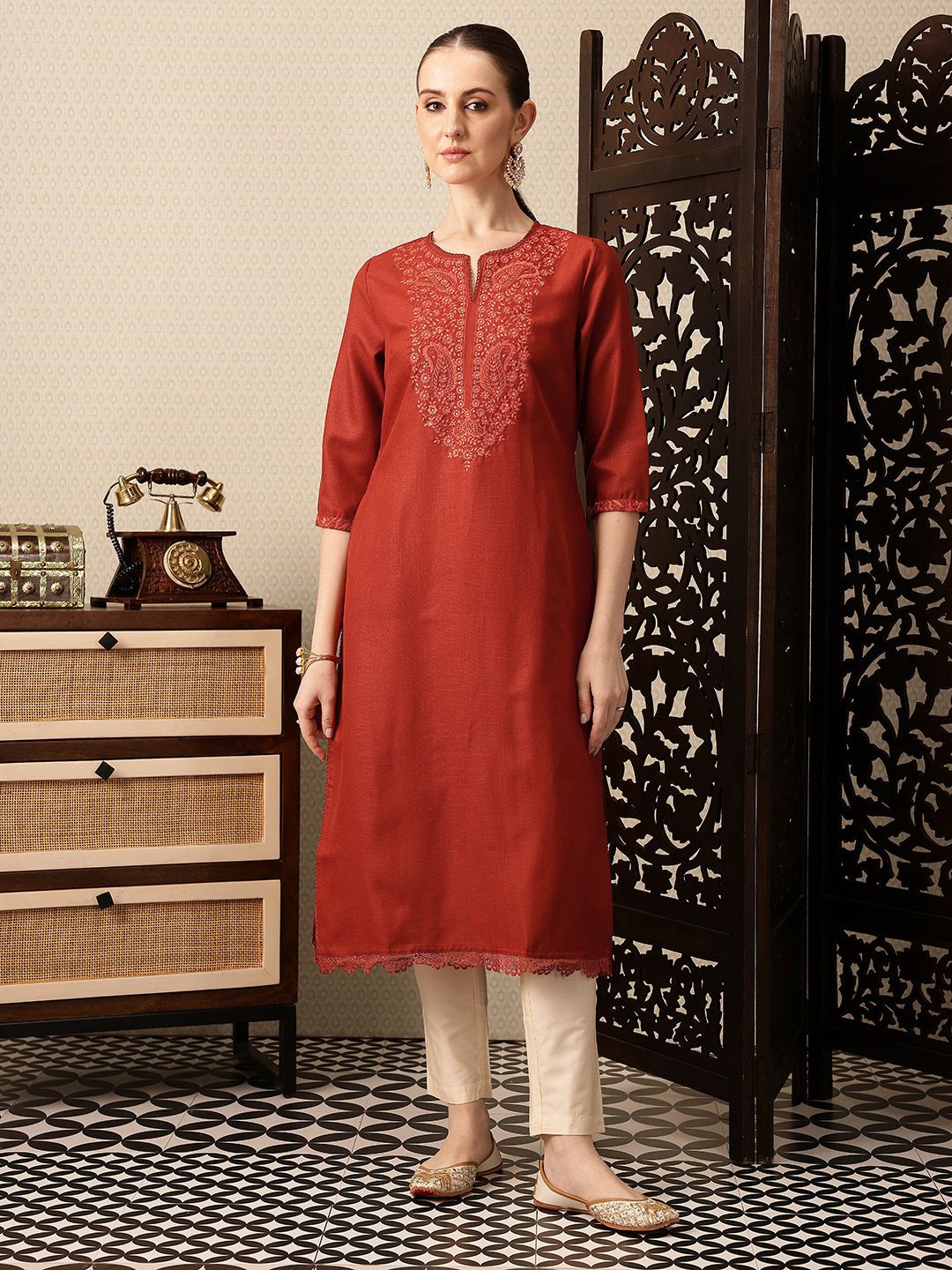 House of Pataudi Floral Embroidered Thread Work Jashn Kurta
