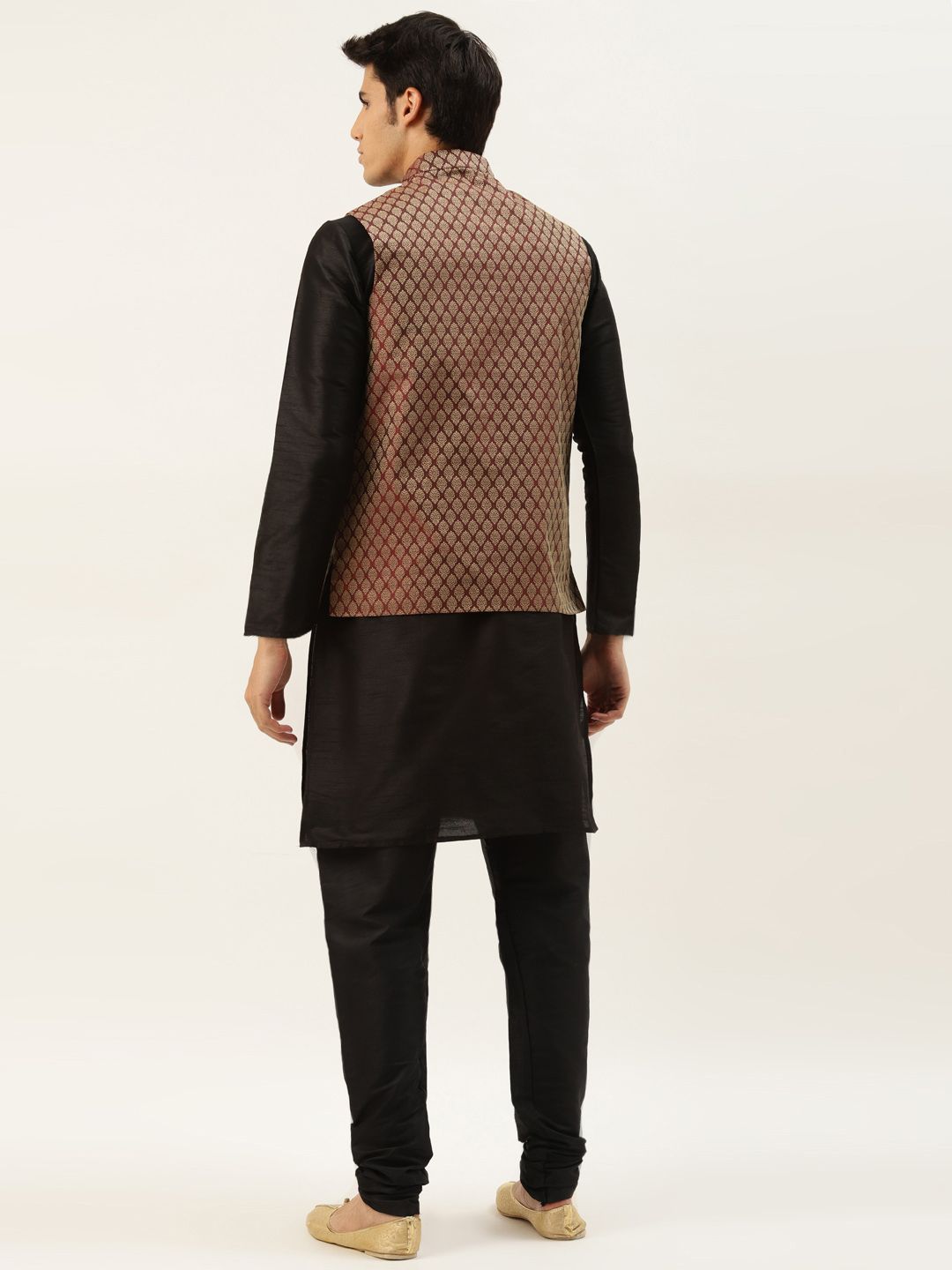 SOJANYA Men Black Kurta with Churidar & Nehru Jacket
