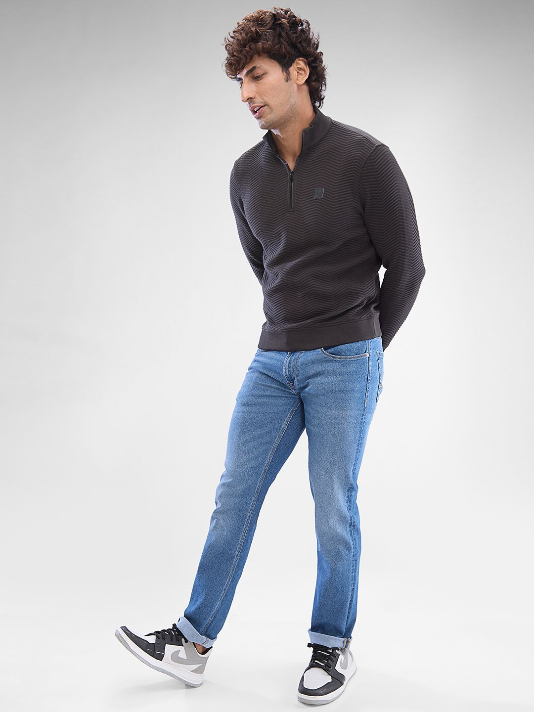 SPYKAR Men Mid Rise Low Distress Light Fade Clean Look Stretchable Jeans
