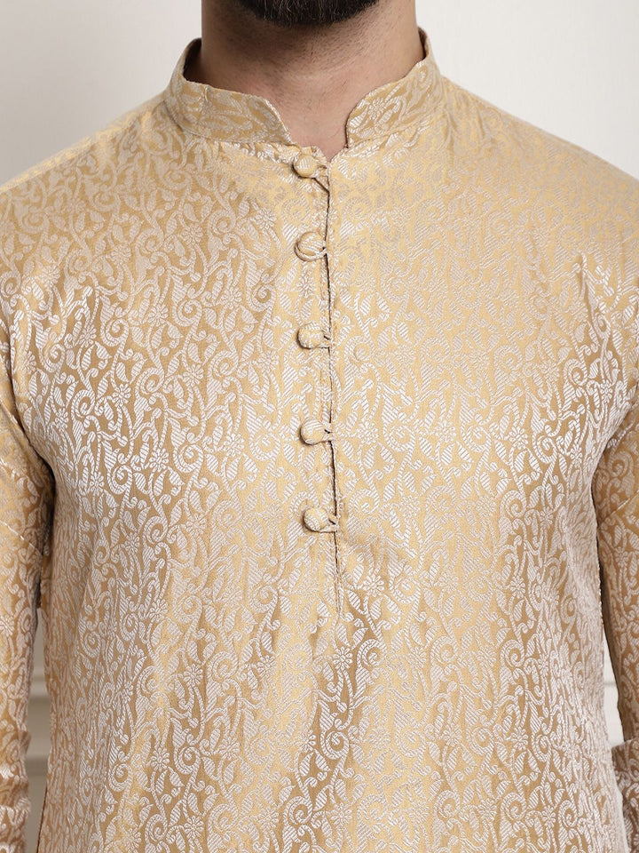 SOJANYA Men Gold-Toned & Cream-Coloured Ethnic Motifs Jacquard Kurta