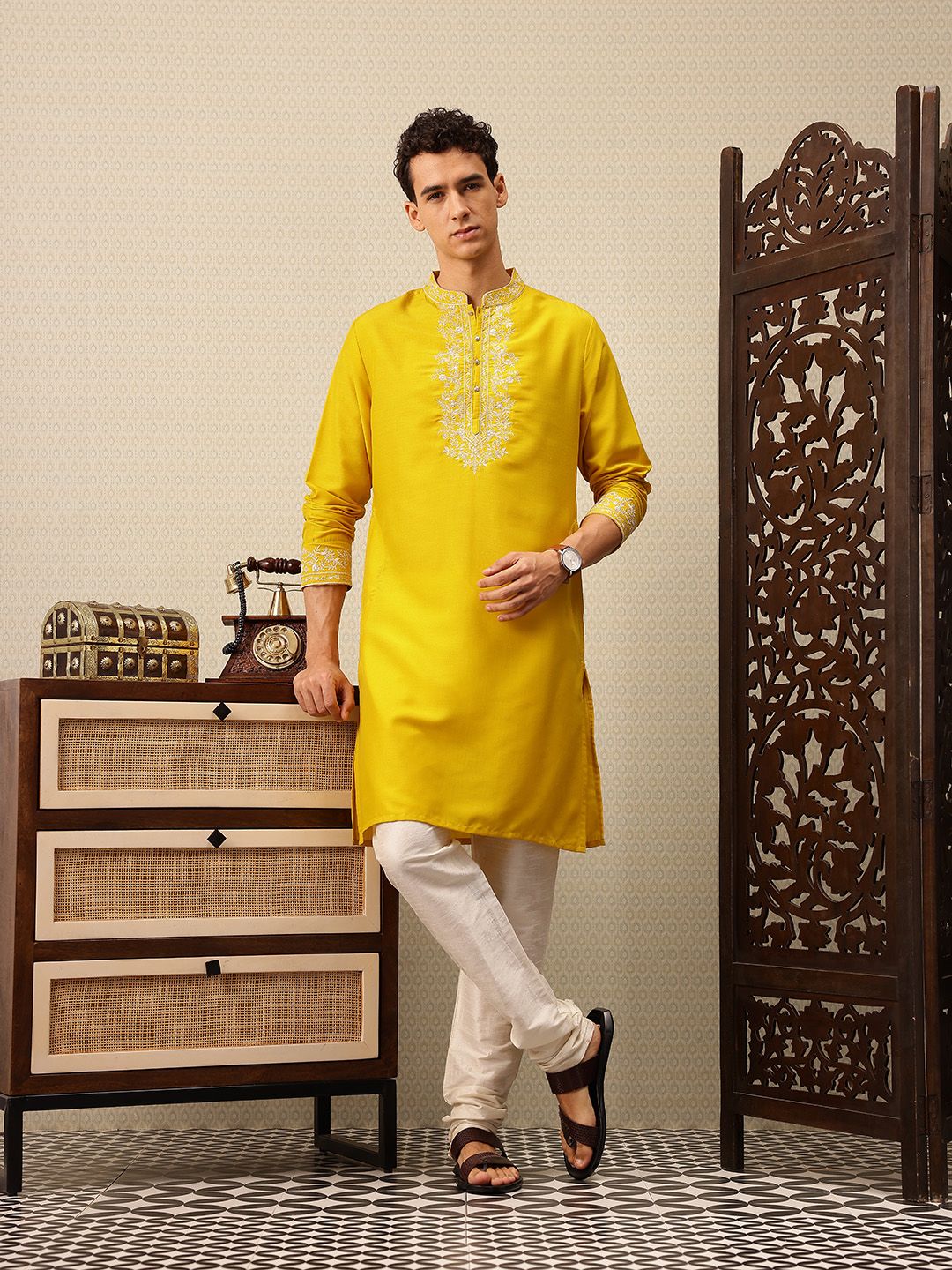 House of Pataudi Floral Embroidered Sequinned Detail Jashn Kurta
