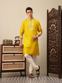 House of Pataudi Floral Embroidered Sequinned Detail Jashn Kurta
