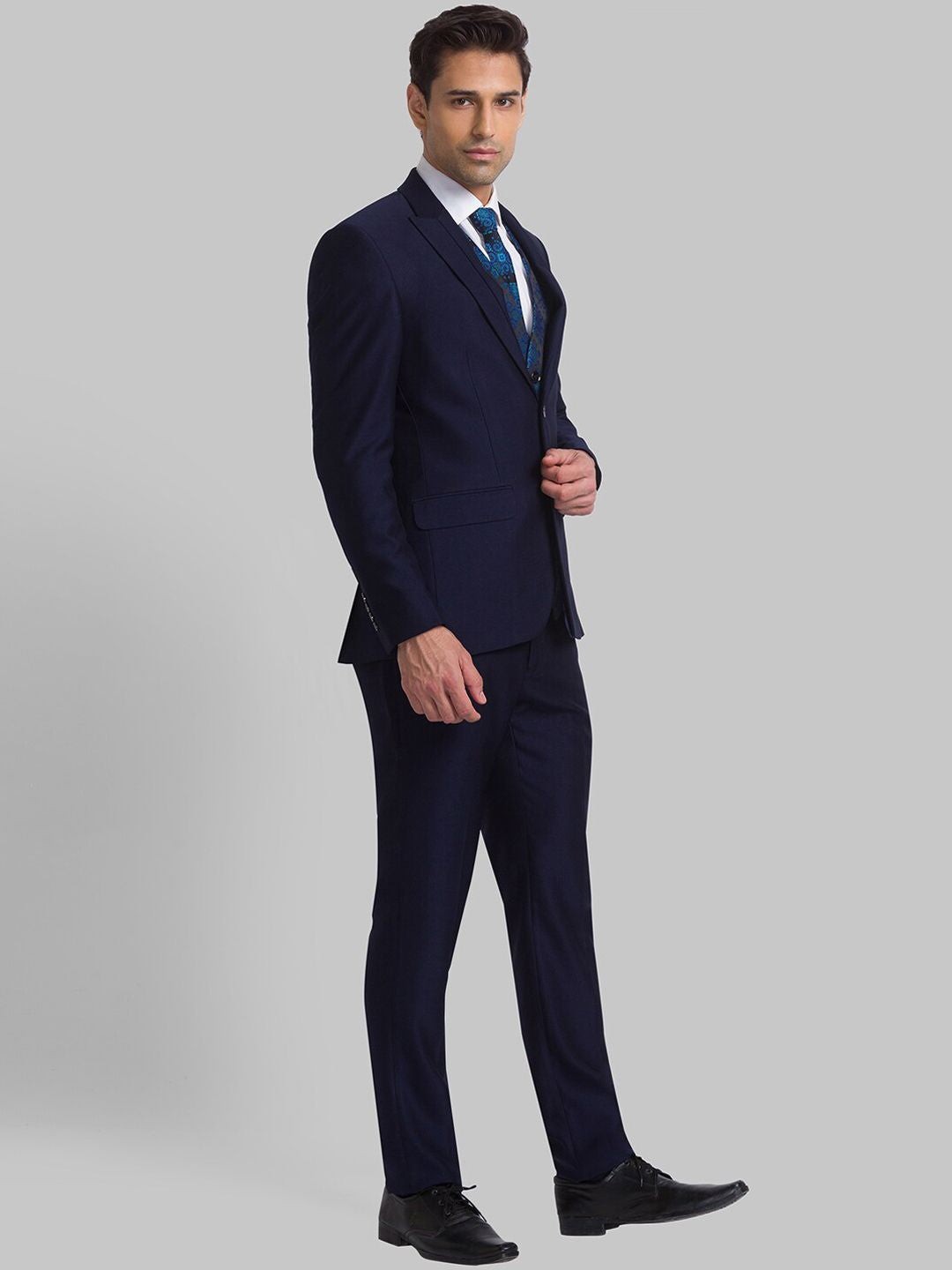 Raymond Men Slim-Fit Single-Breasted Three-Piece Formal Suit