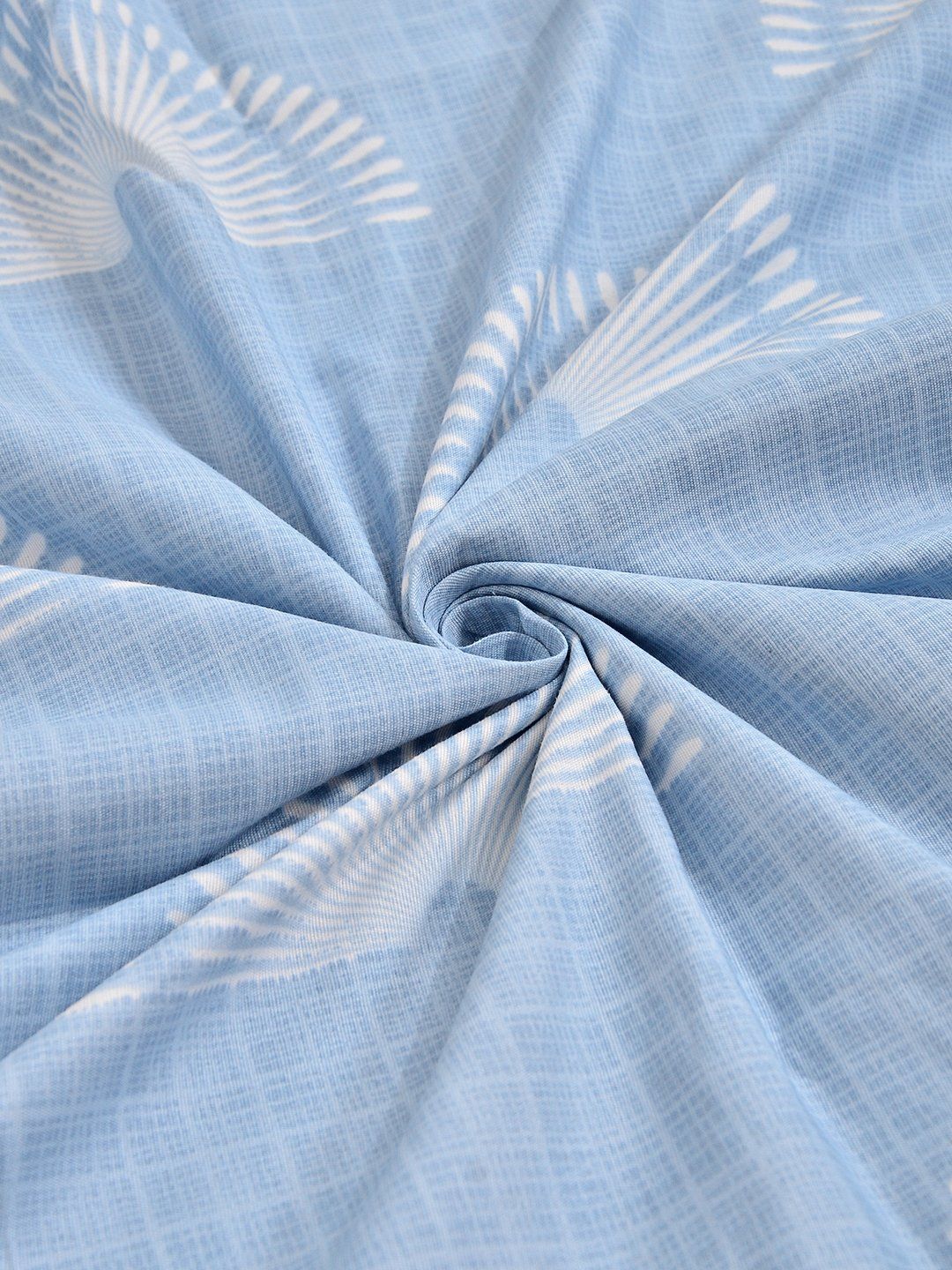Myntra Elegant Homes Blue & White Geometric 300 TC King Bedsheet with 2 Pillow Covers