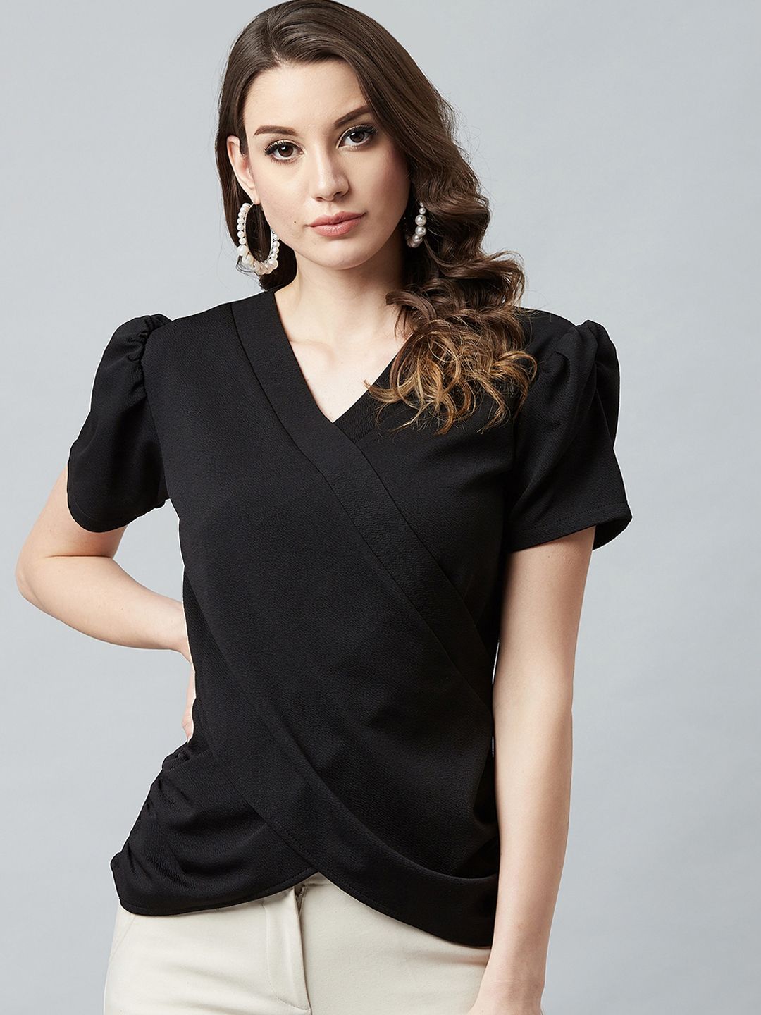 Athena Black Wrap Top dengan Lengan Puffed