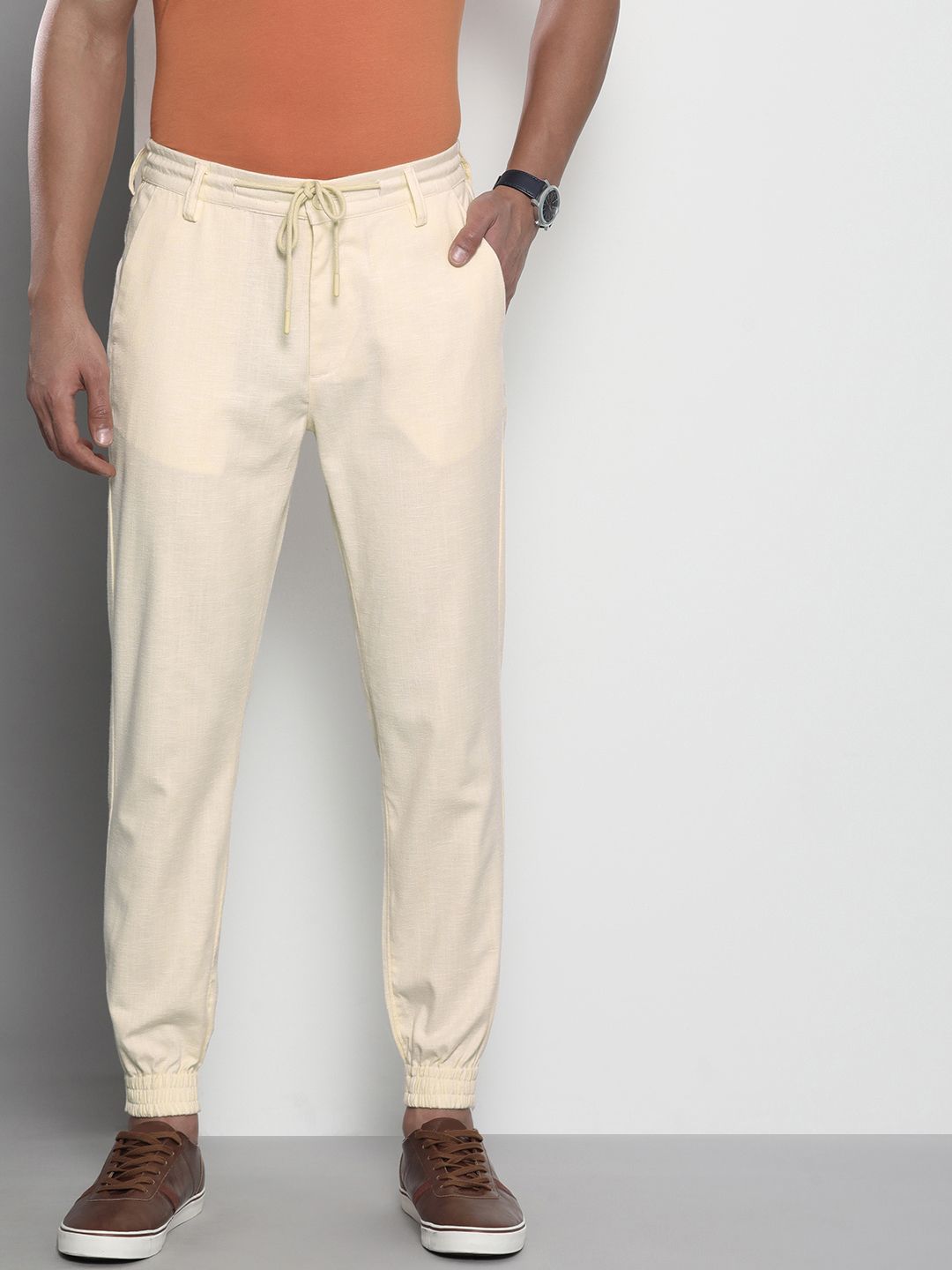 The Indian Garage Co Men Off White Slim Fit Joggers Trousers