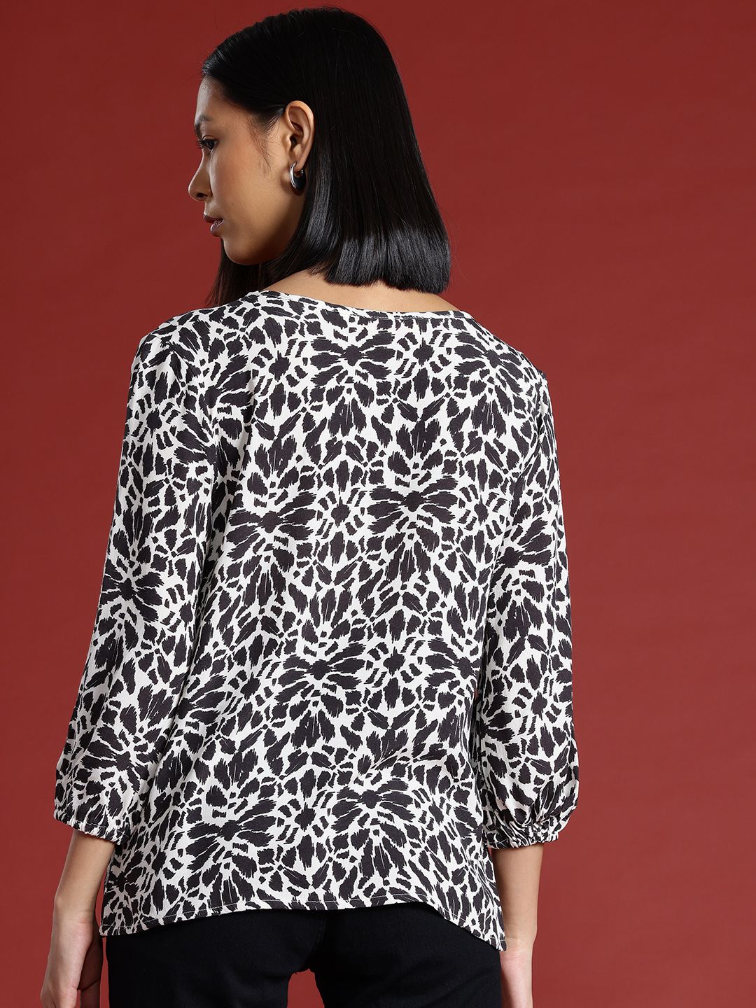 all about you Printed Tie-Up Neck Puff Sleeves Top